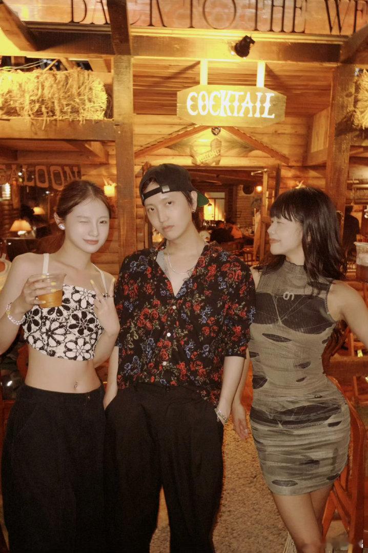 修成正果！种梦Rapper田蜜结婚了！周梓倩、威尔、钟欣在现场见证！田蜜