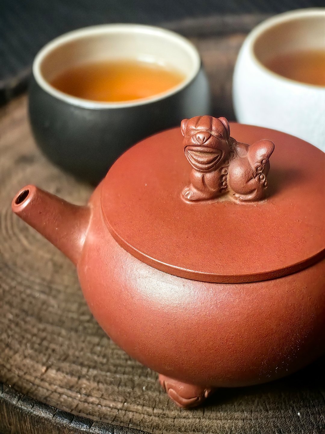 *碎碎念*我的清鼻涕还有但不多了...一晚过后，大椎的罐印依旧黑紫...狮钮壶，
