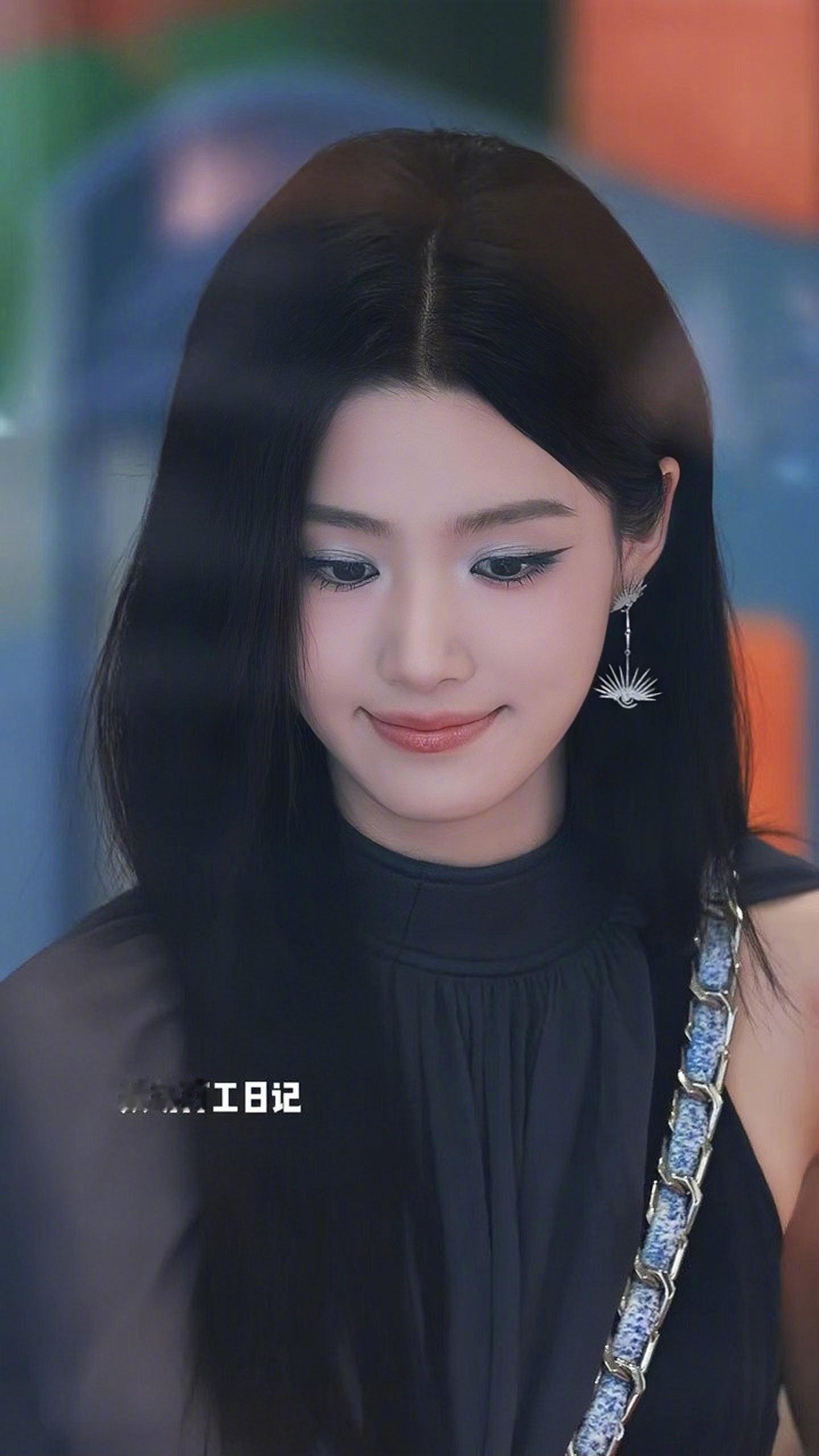 🌷卢昱晓这个化妆师可以多合作浓妆不艳俗，反而时髦又洋气~卢昱晓美人闻香