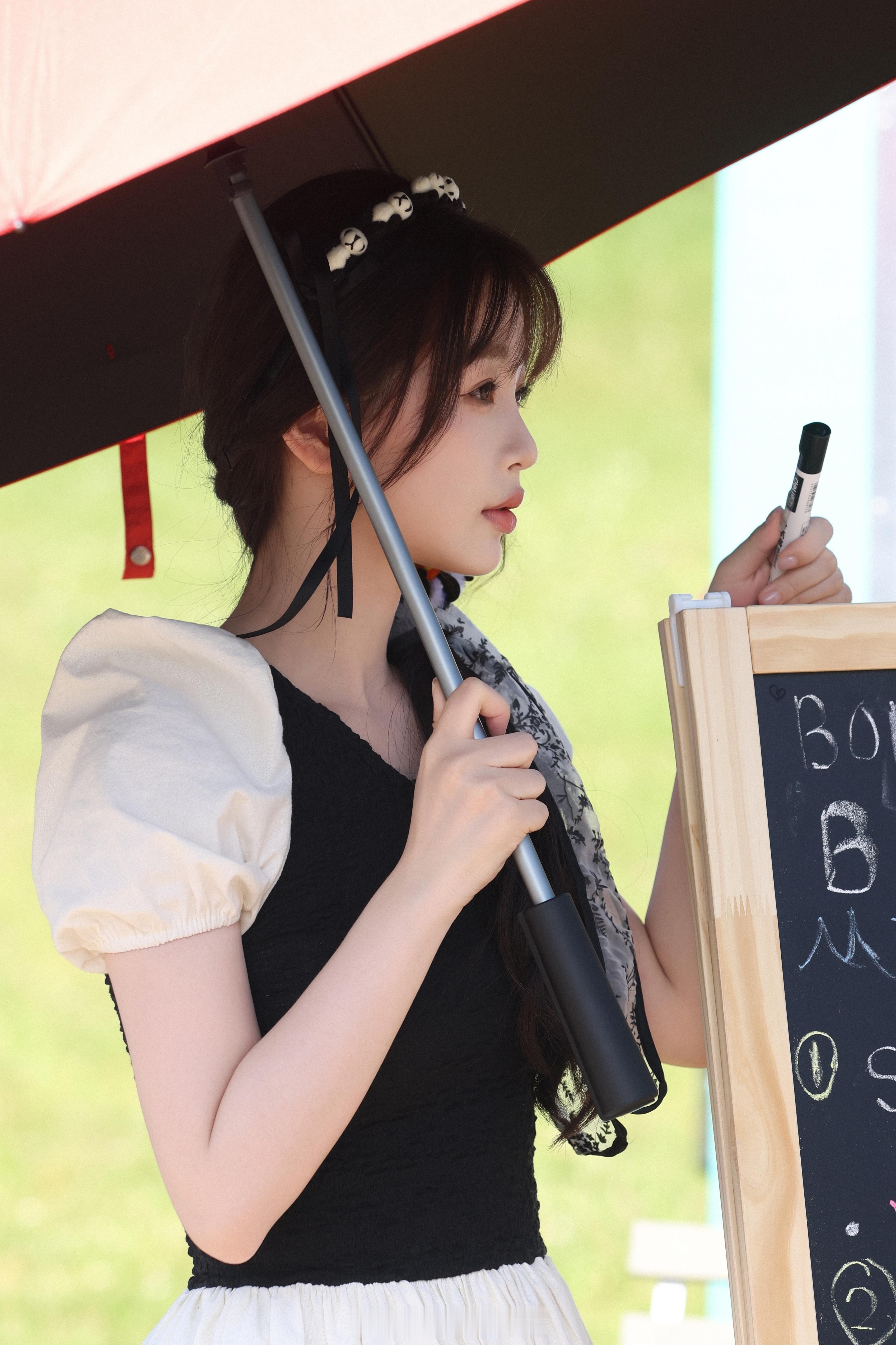 虞书欣法式油画氛围满满 ​​​