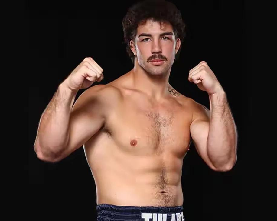 小托雷斯：我不避战任何人！伊陶马我们来一场大战吧！
来自美国的拳手，奥运会银牌得