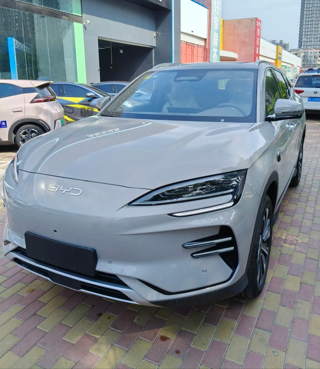 买车前我把10万出头的纯电SUV几乎试了个遍，元PLUS是我最先看的车，毕竟比亚