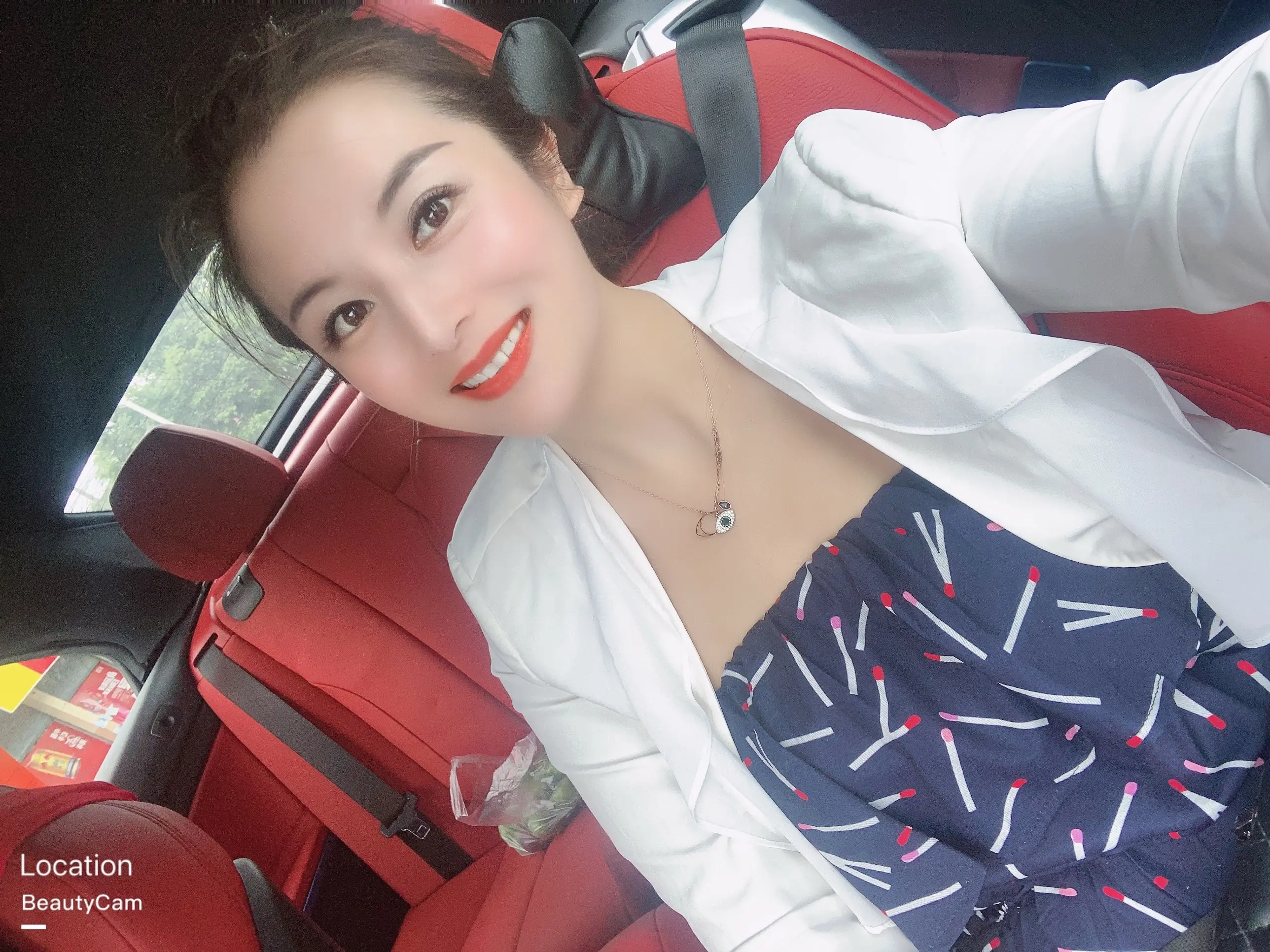 原来笑容可以自愈一切 这么多年，笑着笑着就过来了 没有二十岁的冲动，好...