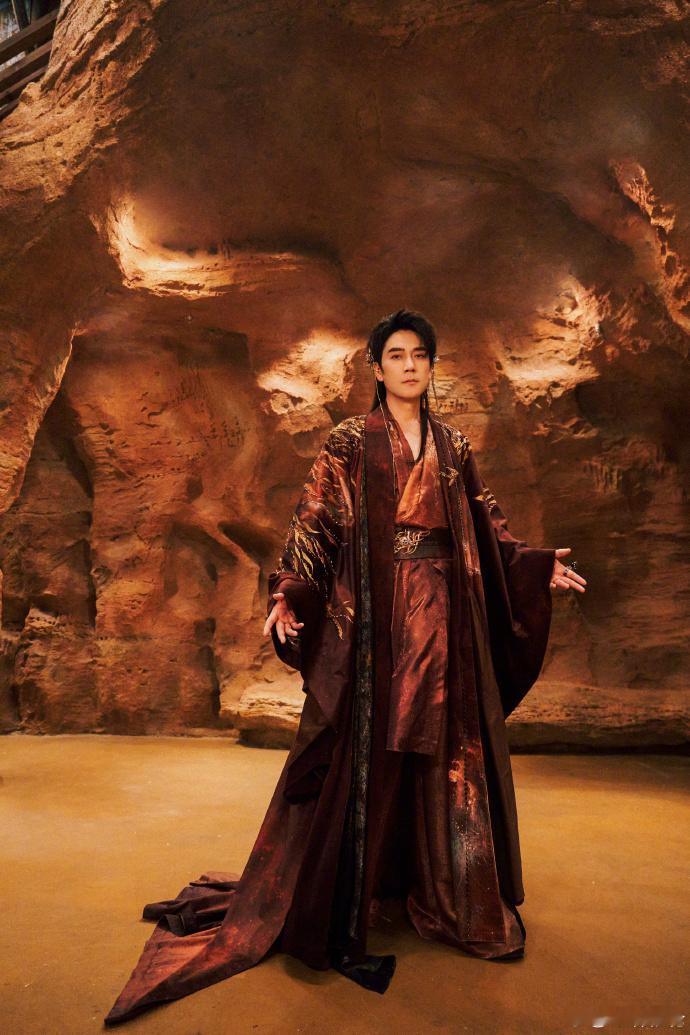 #林依轮古偶编外人员# 古偶需要林依轮这样有风范的演员，快告别编外，接一部属于你