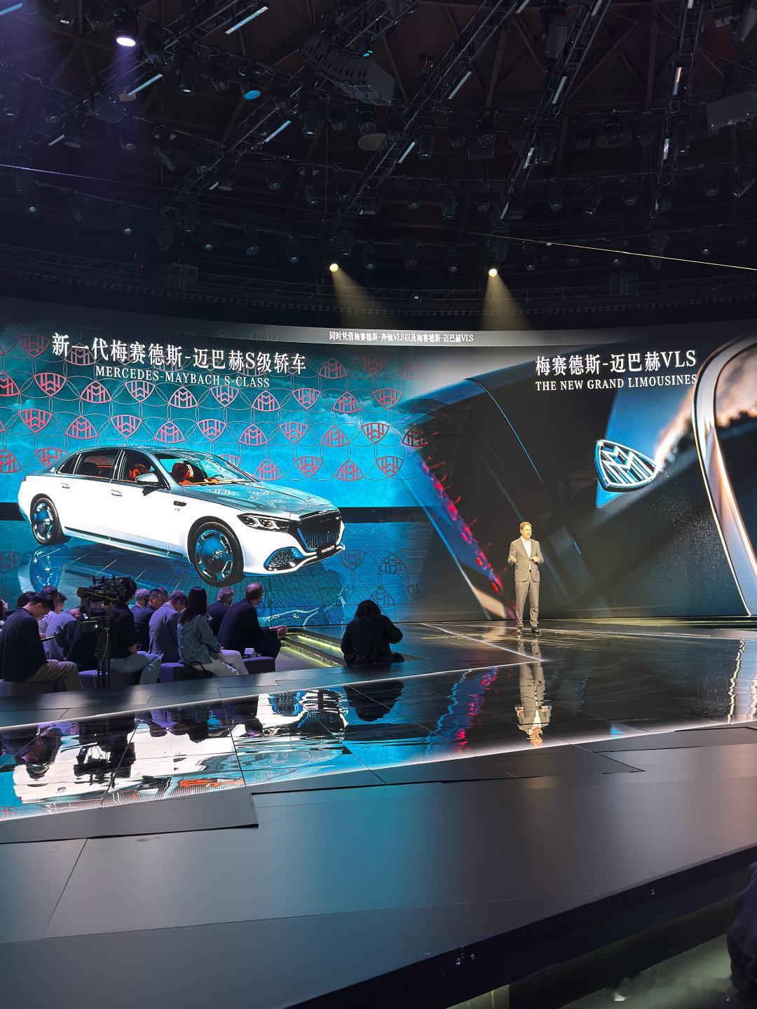 奔驰全新旗舰系列怎么样！新一代奔驰S车型、迈巴赫S车型如何！是不是颜值非常高也是