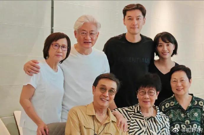 真搞不懂，明星喜欢找圈外女友或老婆，而且还不是多么好看，毕竟圈外人嘛，比如如刘德