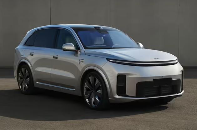 理想L8 Livis现身工信部申报目录。
外观：采用半隐藏式门把手、双色车身可选