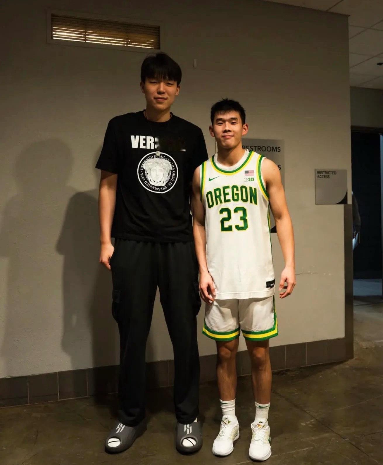好想以后在NBA能同时看到你俩的身影，来个中国德比！ 