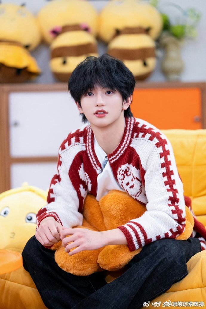 周五晚高疯连发20条穆祉丞周五晚高疯 被穆祉丞狠狠圈粉💛！真诚又谦逊，努力又上