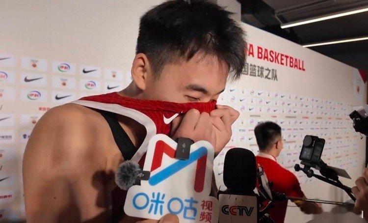 【王俊杰赛后激动落泪，王俊杰说杨瀚森NBA超高水平】8月31日讯 男篮世亚预阶段