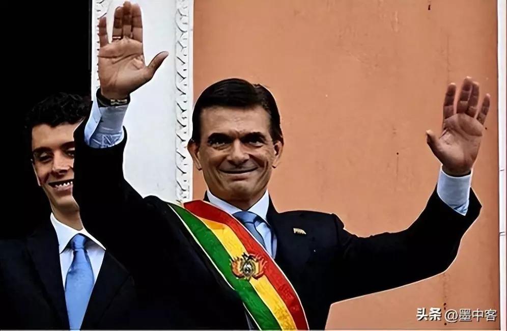 又有伙伴国家脱离中国倒向美国。2024年4月特朗普掀起关税大战，给各国90天“缓