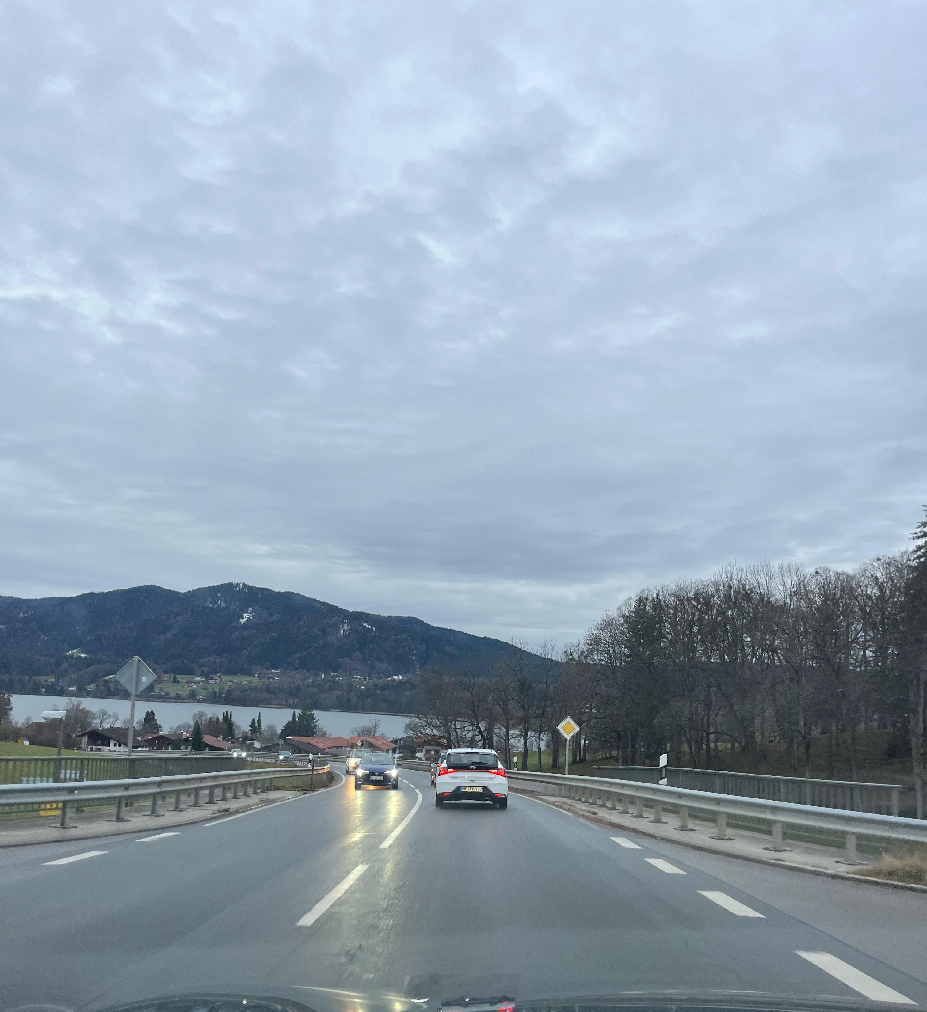 有没有什么配置很低，但续航超级长的小尺寸便宜纯电SUV