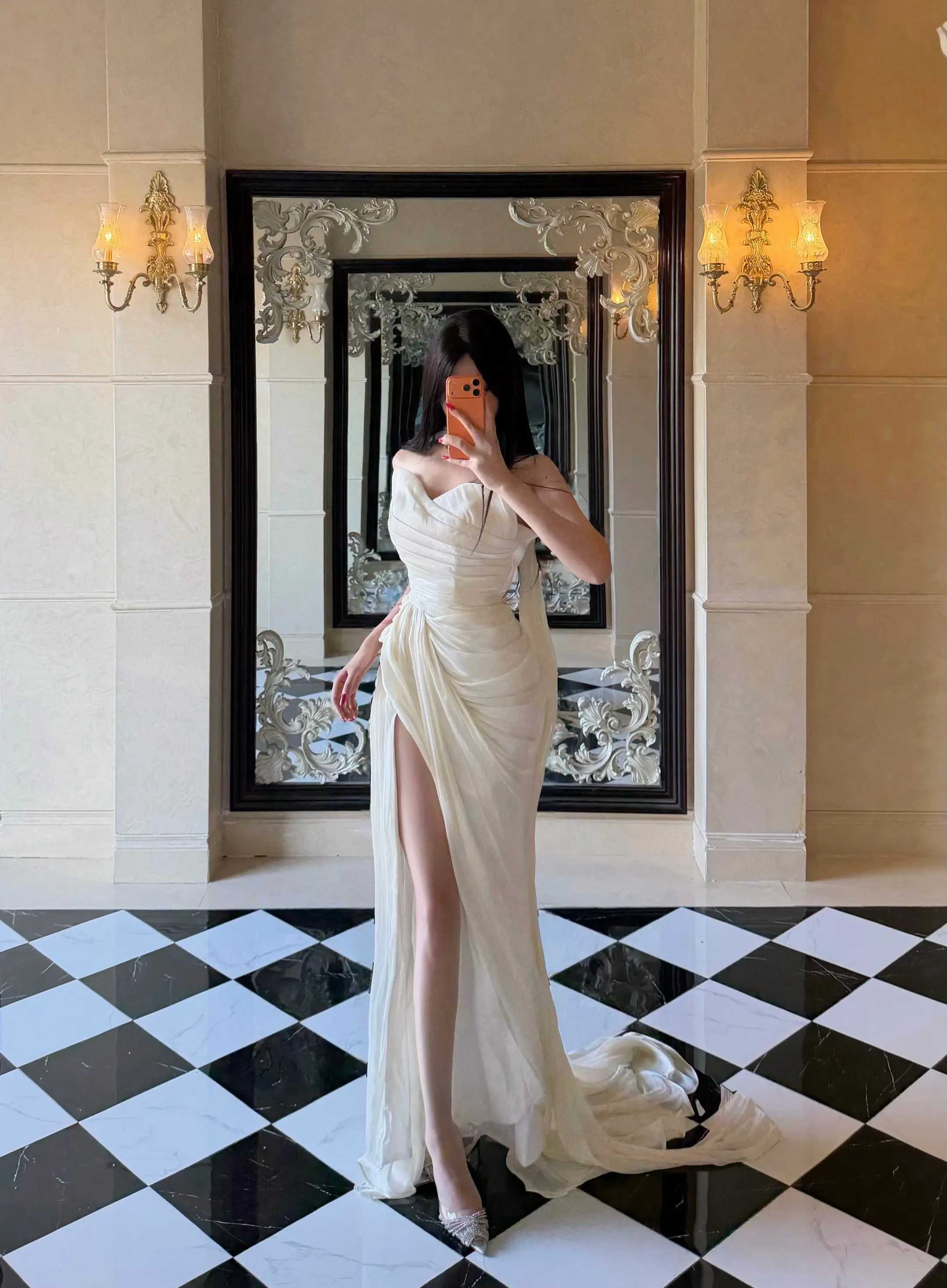 得了千钱想万钱  当了皇帝想成仙