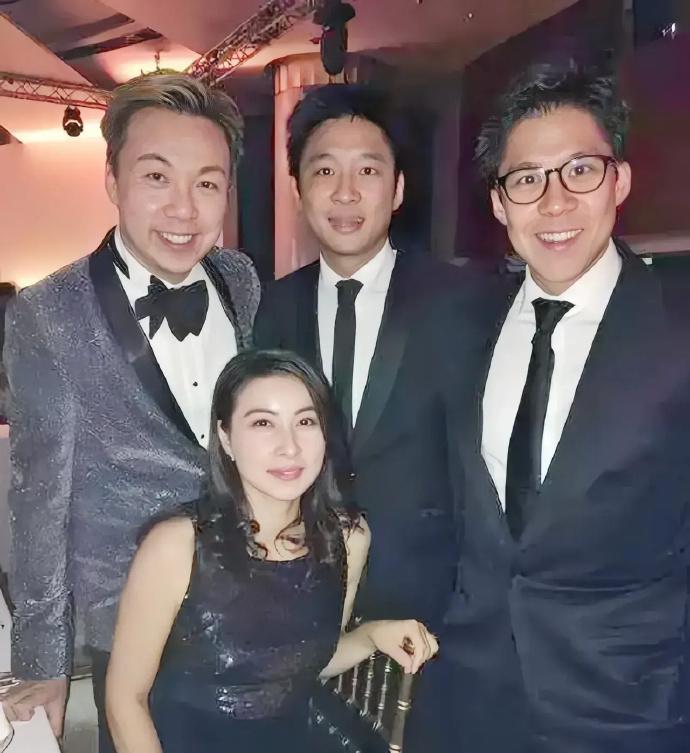 这才是真正的大嫂，郭晶晶携霍家三兄弟合影… 