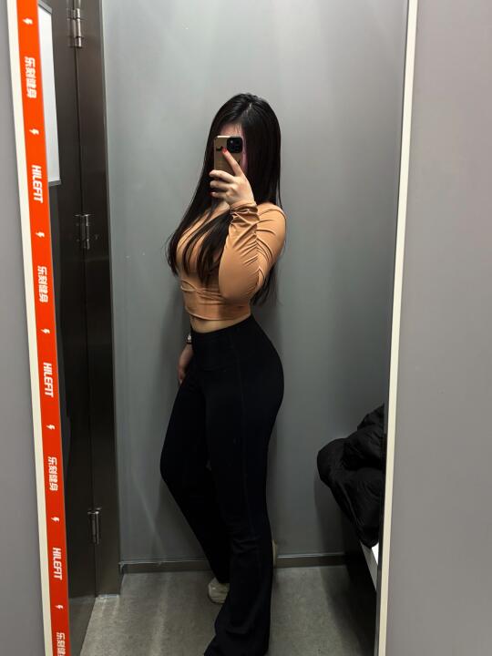 滴 情人节练臀卡！