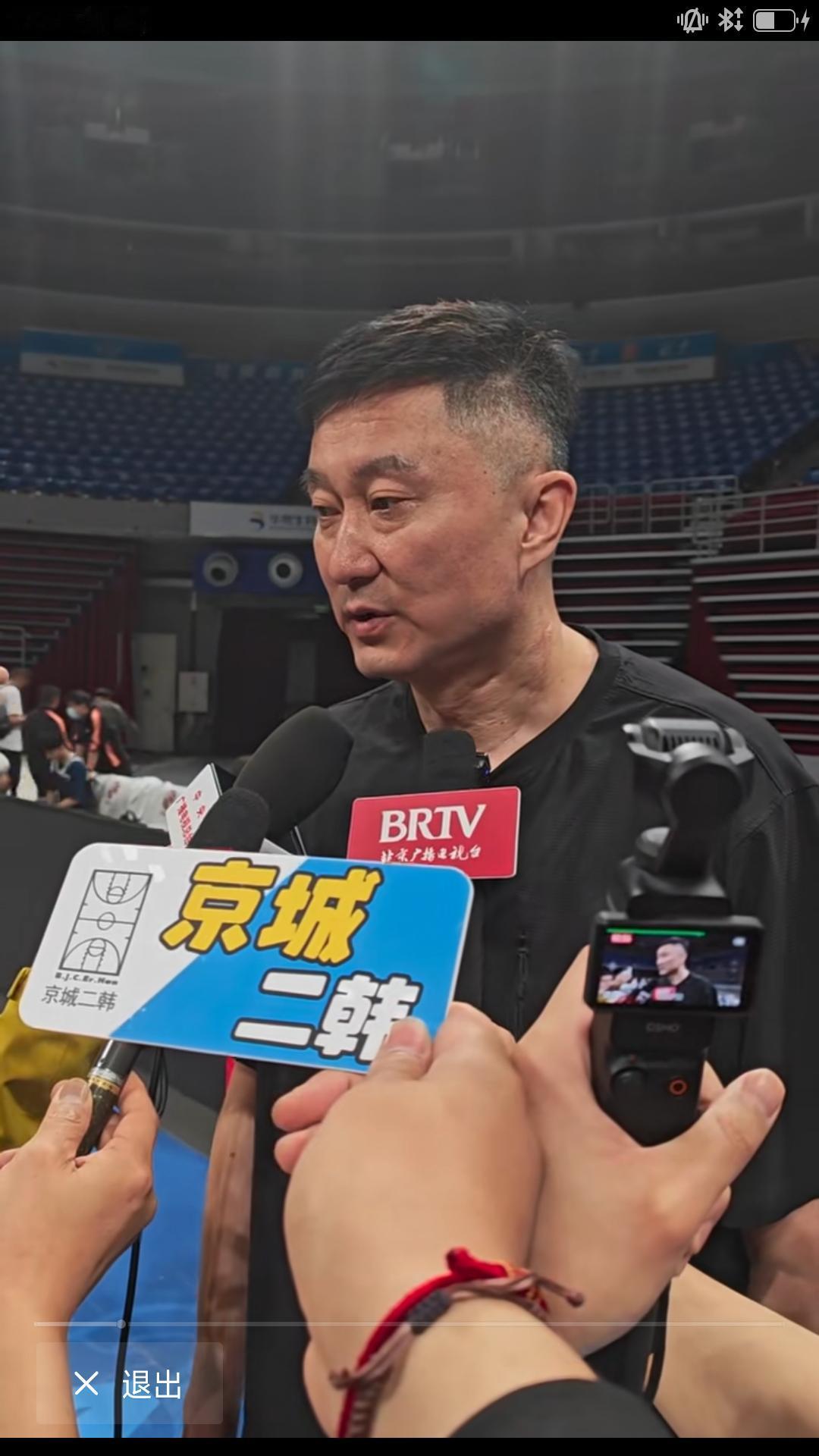 CBA 季后赛八进四淘汰赛〔京粤大战〕首轮比赛今晚在北京五棵松体育馆打响，两支夺