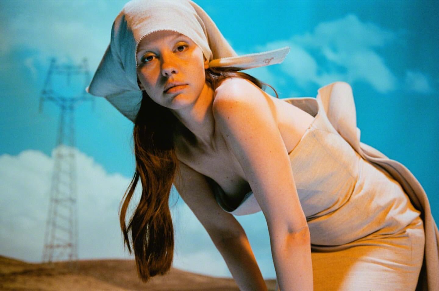 米娅·高斯，《Modern Weekly Style》更多新图及幕后照释出（摄影