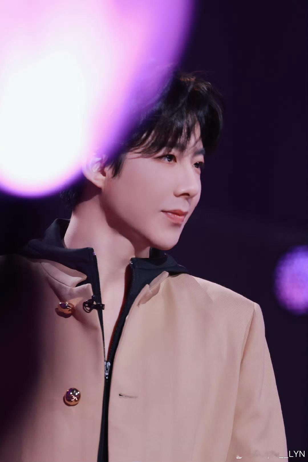 酷狗音乐代言人刘宇宁  | 刘宇宁京东新锐代言人｜摩登兄弟他侧头的瞬间，柔和的轮