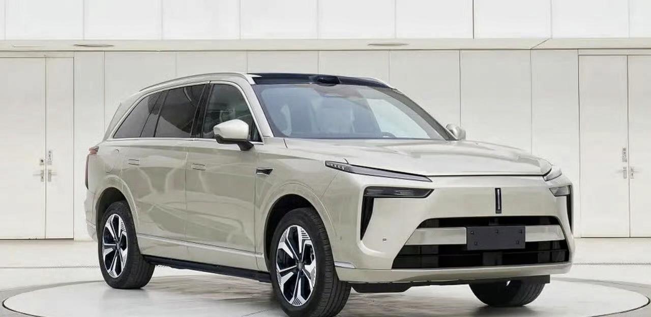 魏牌蓝山 DHT-PHEV 新车型申报🚗！27 个传感器👀，1 个顶置激光雷