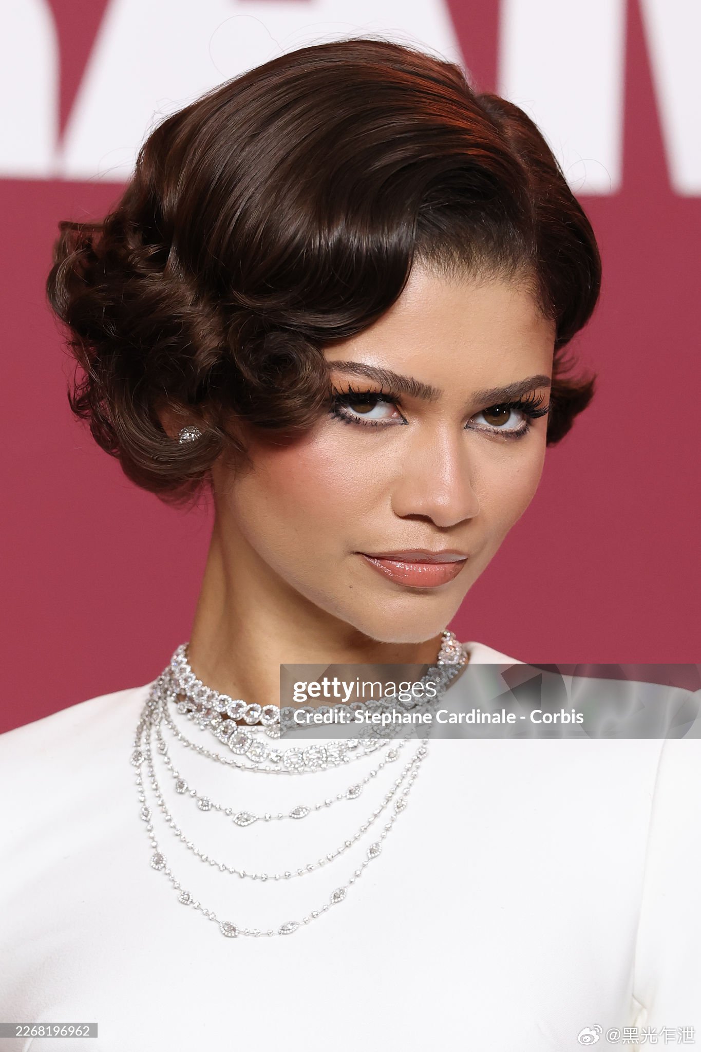 赞达亚出席《爱情抓马》巴黎首映礼： 