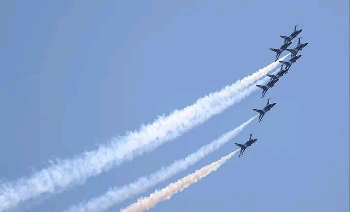 日本拒绝给韩国“黑鹰”飞行表演队加油这事，表面上是一次外交摩擦，底下埋着的却是整