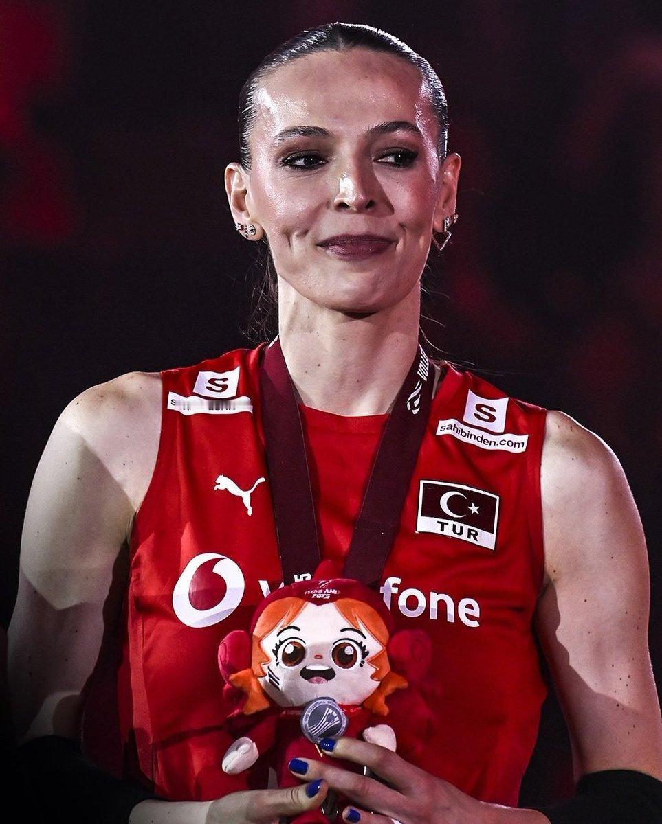 【关于埃达·埃尔德姆是否会参加洛杉矶奥运会】我感觉可以当然，奥运奖牌是每个运动员