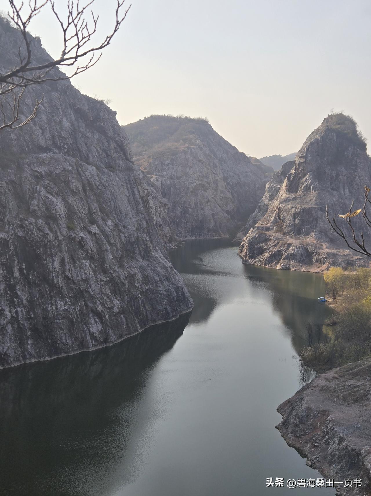 生育率究竟与什么有关系？不妨看看日本。

上世纪70年代，日本的总和生育率达到2