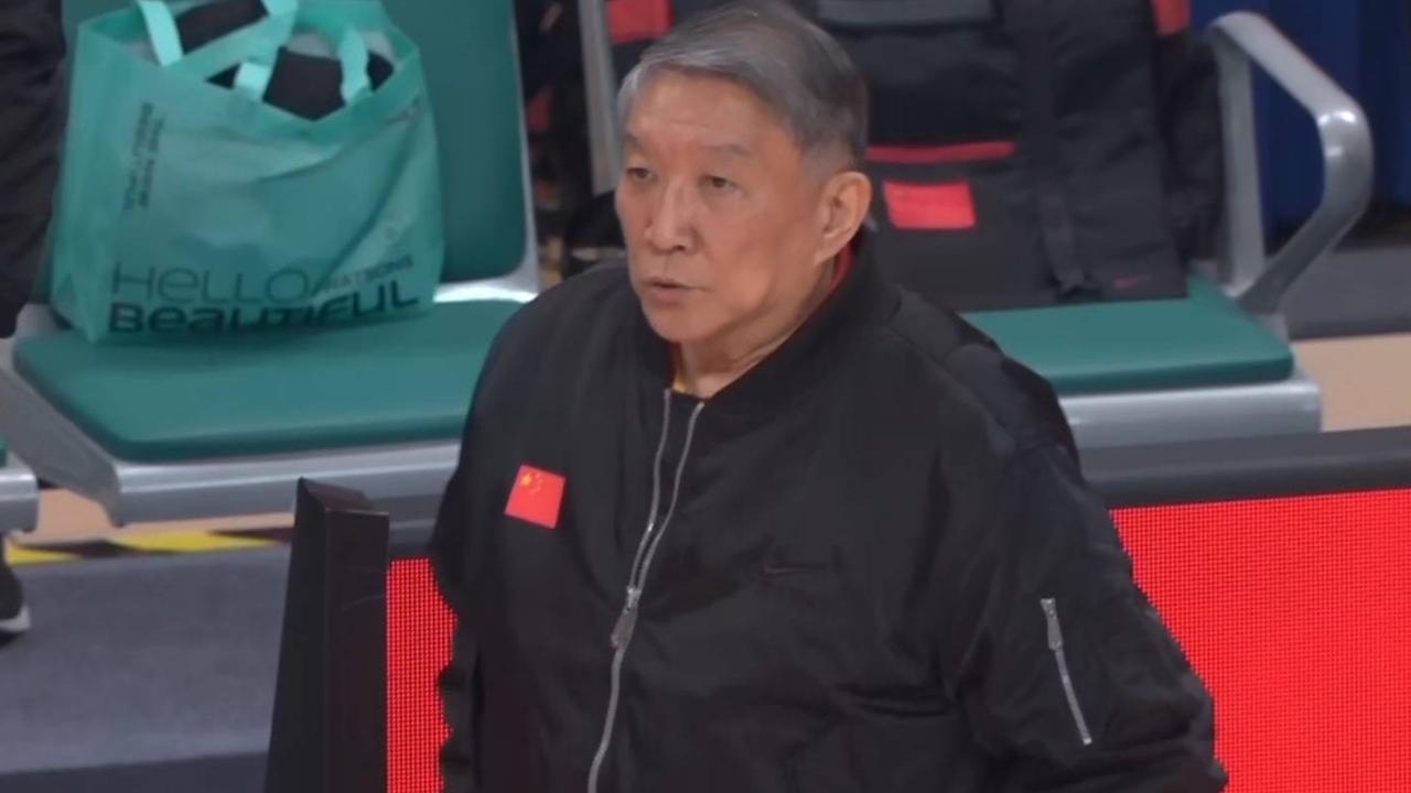 中国女篮险爆大冷，最多领先19分被拖入加时险胜！
四人得分上双，全队数据如下！