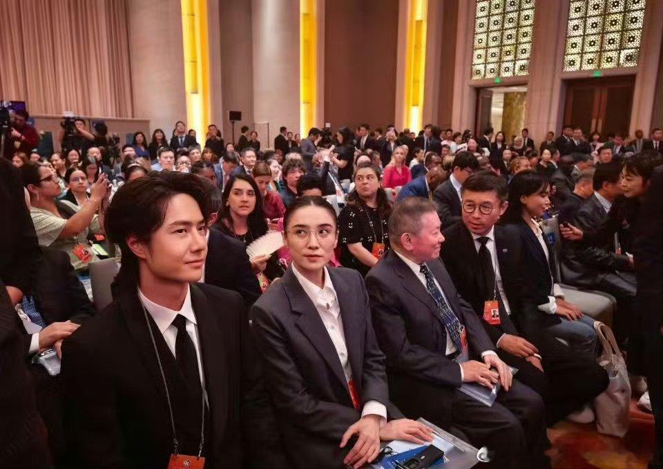 吴京、张译、王一博、宋佳参加全球文明对话会议🎉 ​​​ 王一博宋佳坐一块王一博
