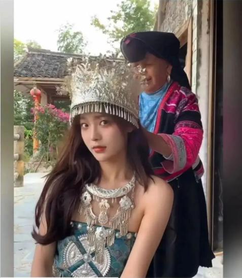 果然人长的漂亮穿什么都很美