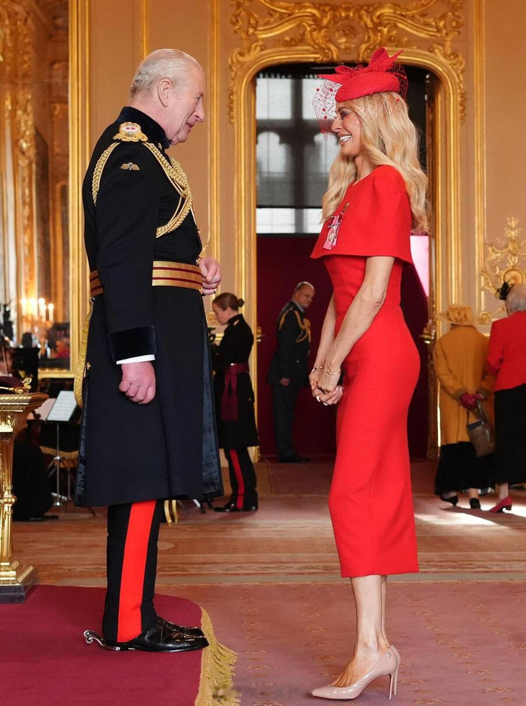 今天查尔斯三世在温莎城堡主持授勋仪式🎖️本次授勋仪式是查尔斯三世在2025年度