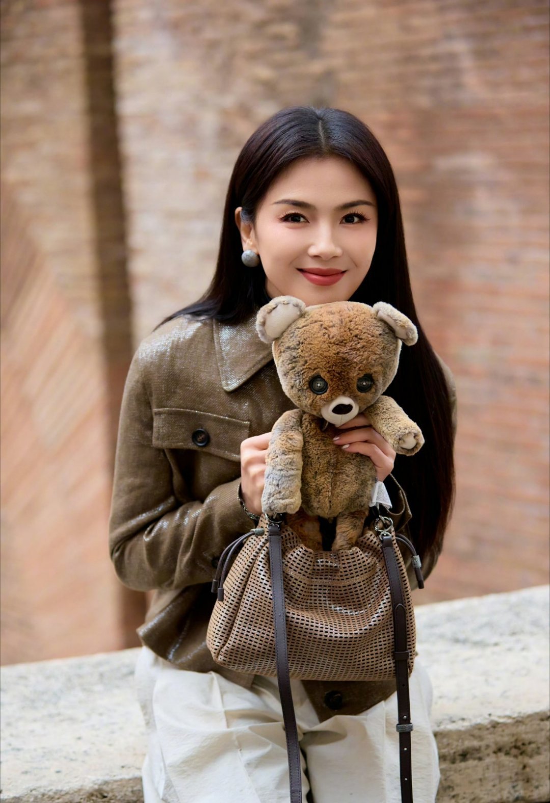 刘涛有了好多好多小熊真好涛姐好美！！ 