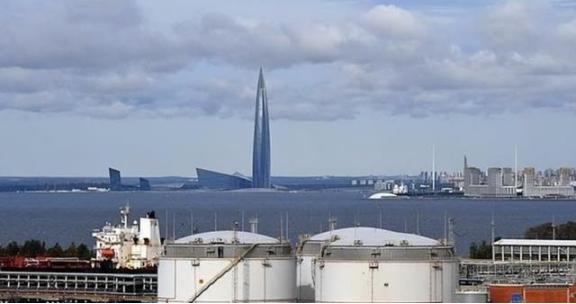 铁了心要打垮中国？最大的威胁现身！这次不是美国，普京却笑到了最后。

中俄经贸往