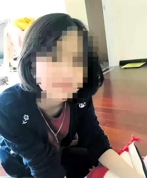 2024年11月，一起网络女主播制作、传播淫秽物品牟利案有了二审结果。2022年