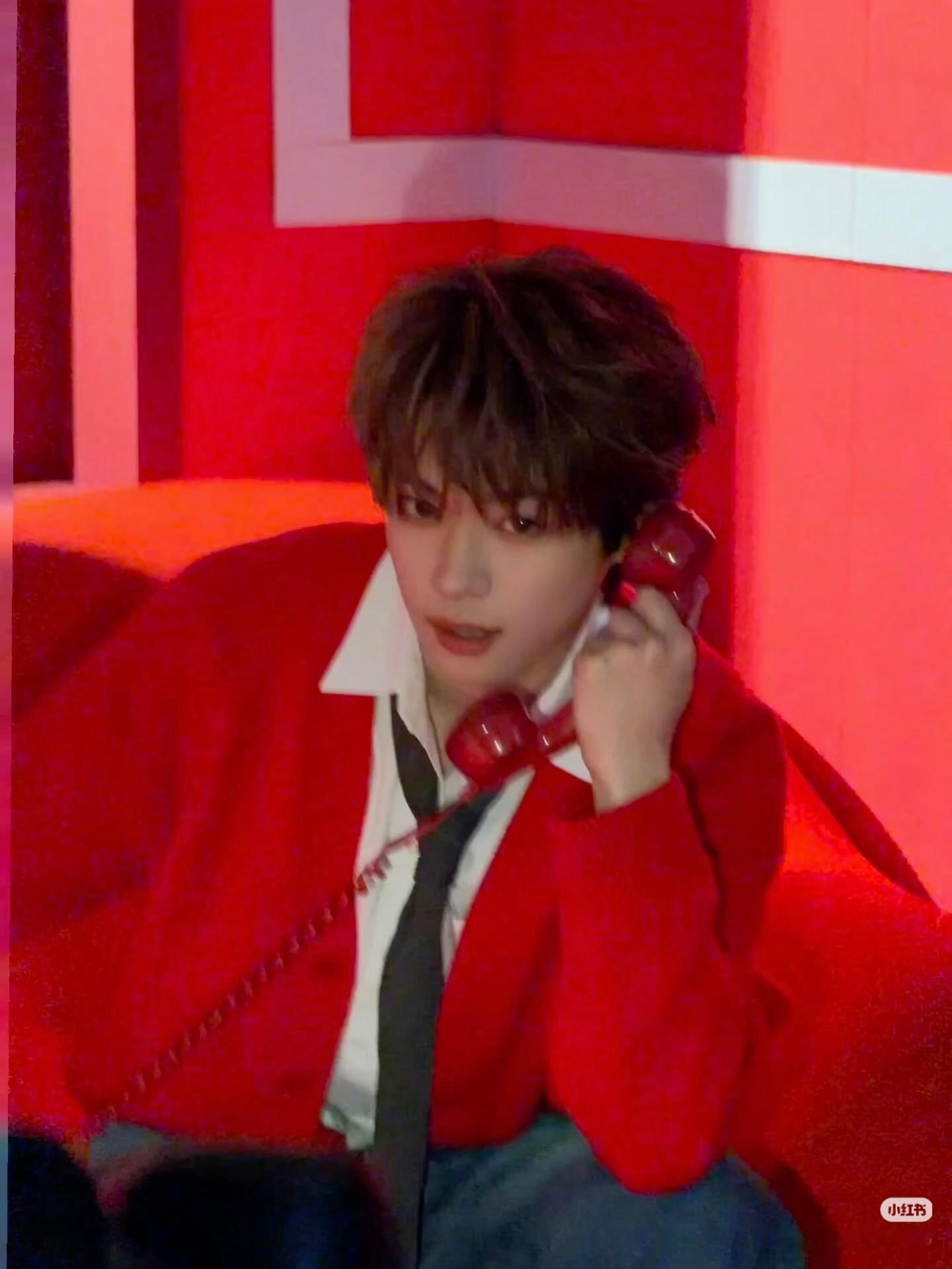 梓渝 zy 梓渝未来可期  “我心上悬挂着的月，自要做我笔下的青山，岁月漫长，此