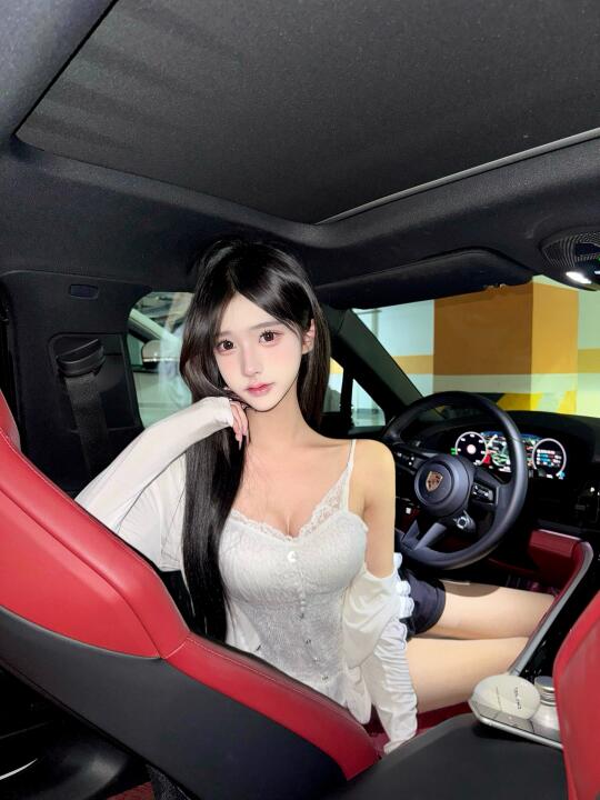 装女生好累😂