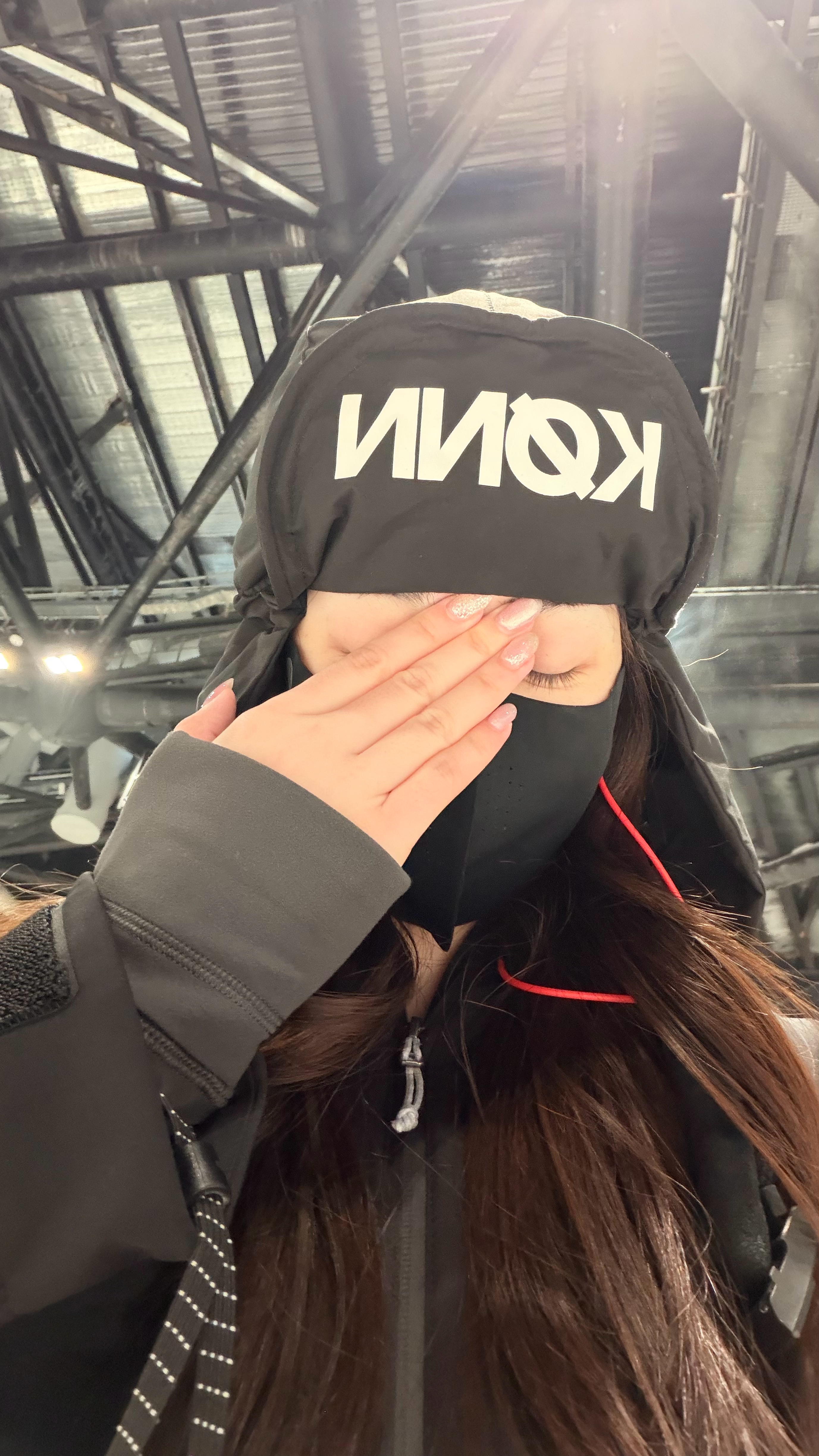 我真的要原地去世了……………………我在耀雪滑雪，太久没上雪，一上吊椅差点摔了，下