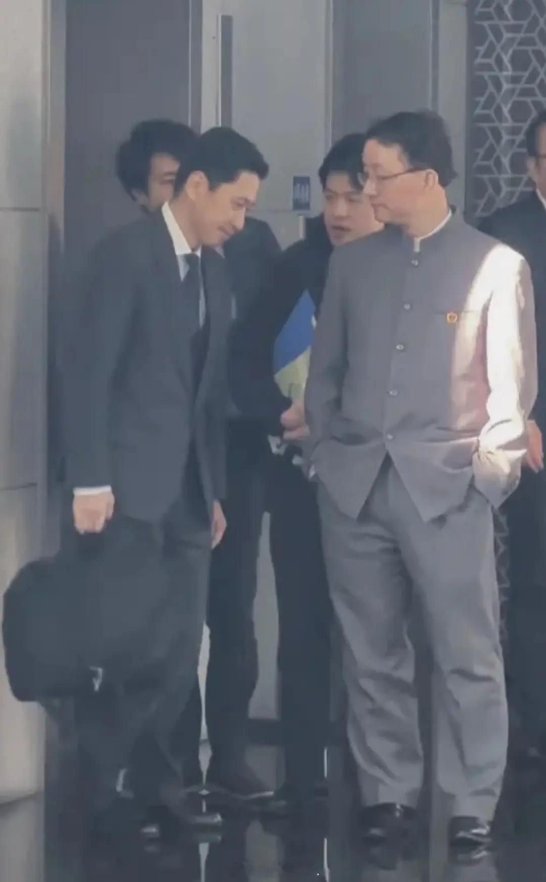 以后夹起尾巴做人，听见没有 