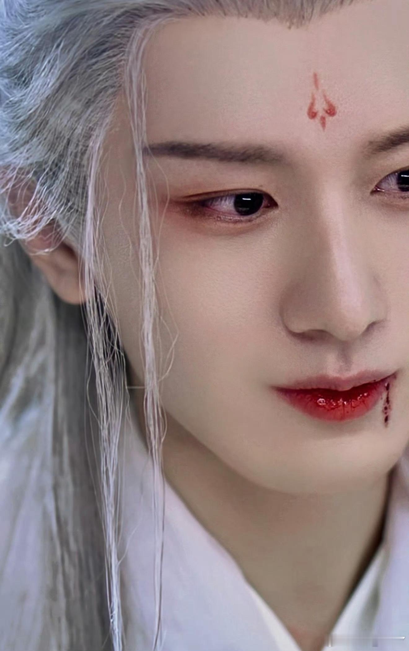 成毅 你的出现，让我的世界变得五彩斑斓，满心满眼都是你。每一个瞬间，都想与你分享