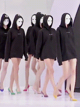 这是要唐伯虎点秋香？ 