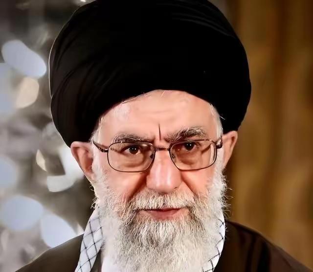 伊朗应对美军可能的军事打击，并非毫无胜算。伊朗有独特的军事体系，武装力量双轨制分