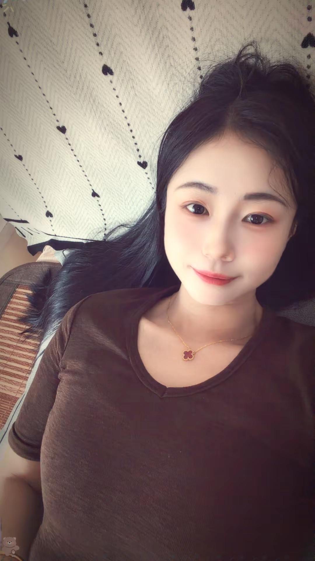 明明是先有QQ的，可现在谁还记得自己的QQ。居家慵懒风