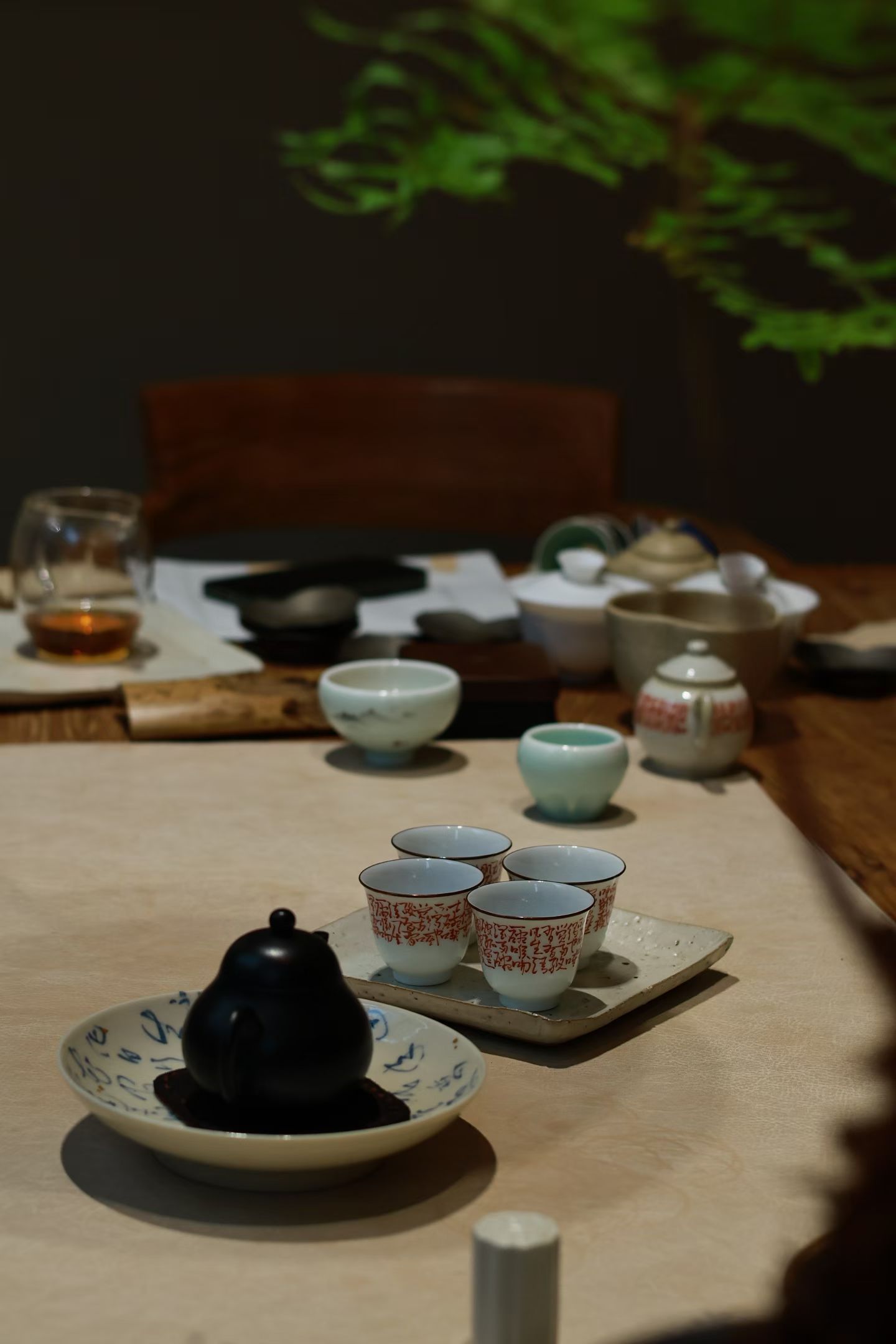 品茶赏器交友  独饮，才是属于自己的时间。人生就是这样，没有完美，总有遗憾。每个