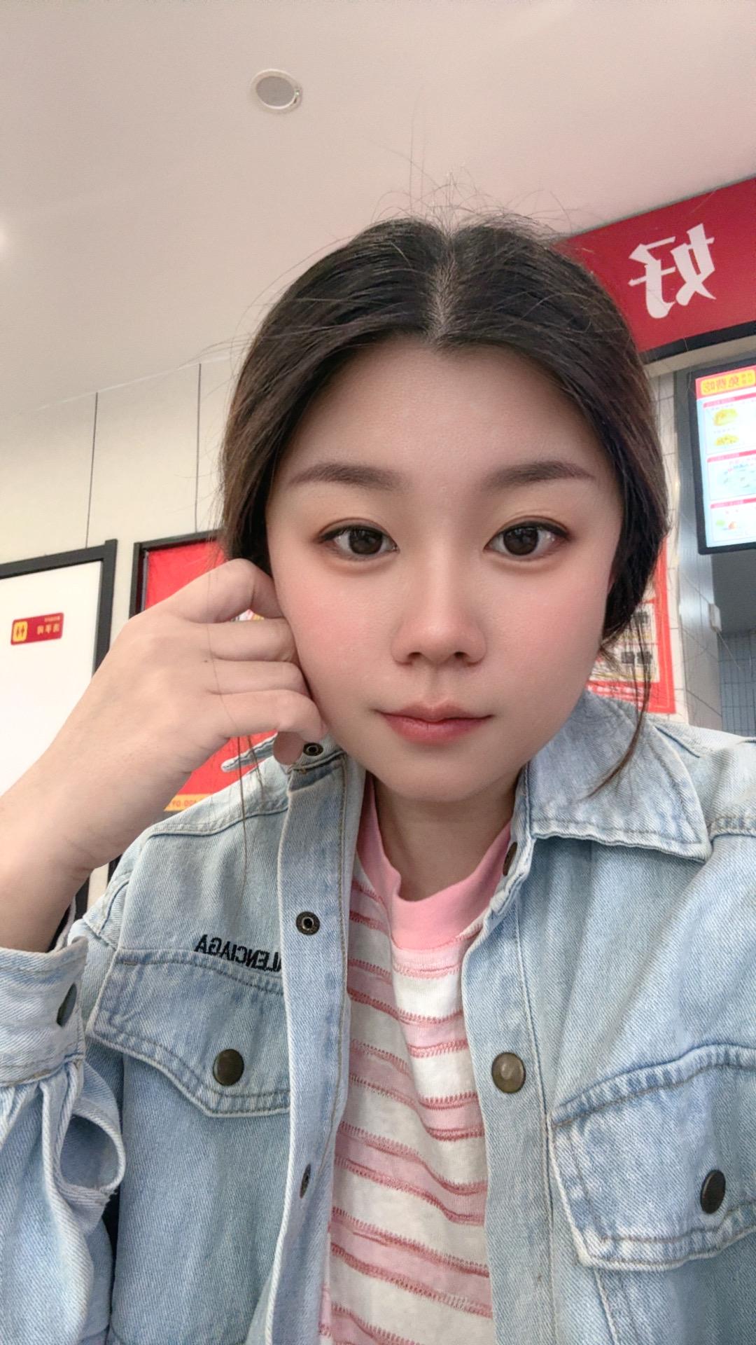 一双迷人的大眼睛👁️👀