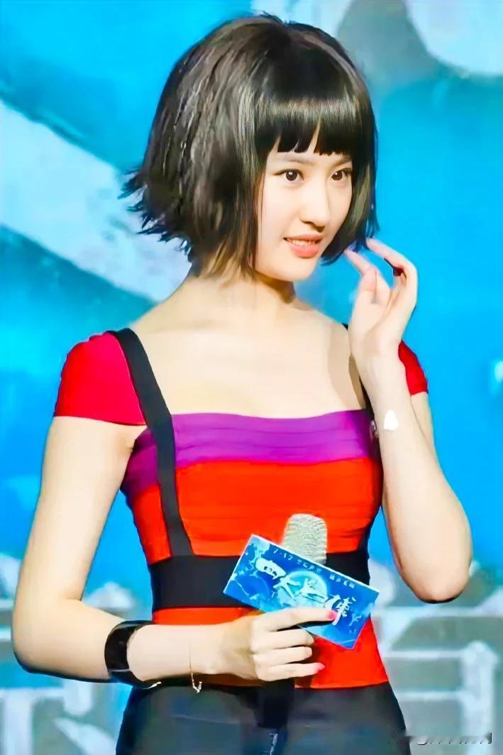 第一次见神仙姐姐留这样的发型，能驾驭这种发型的也就只有她了#刘亦菲# #女明星绝
