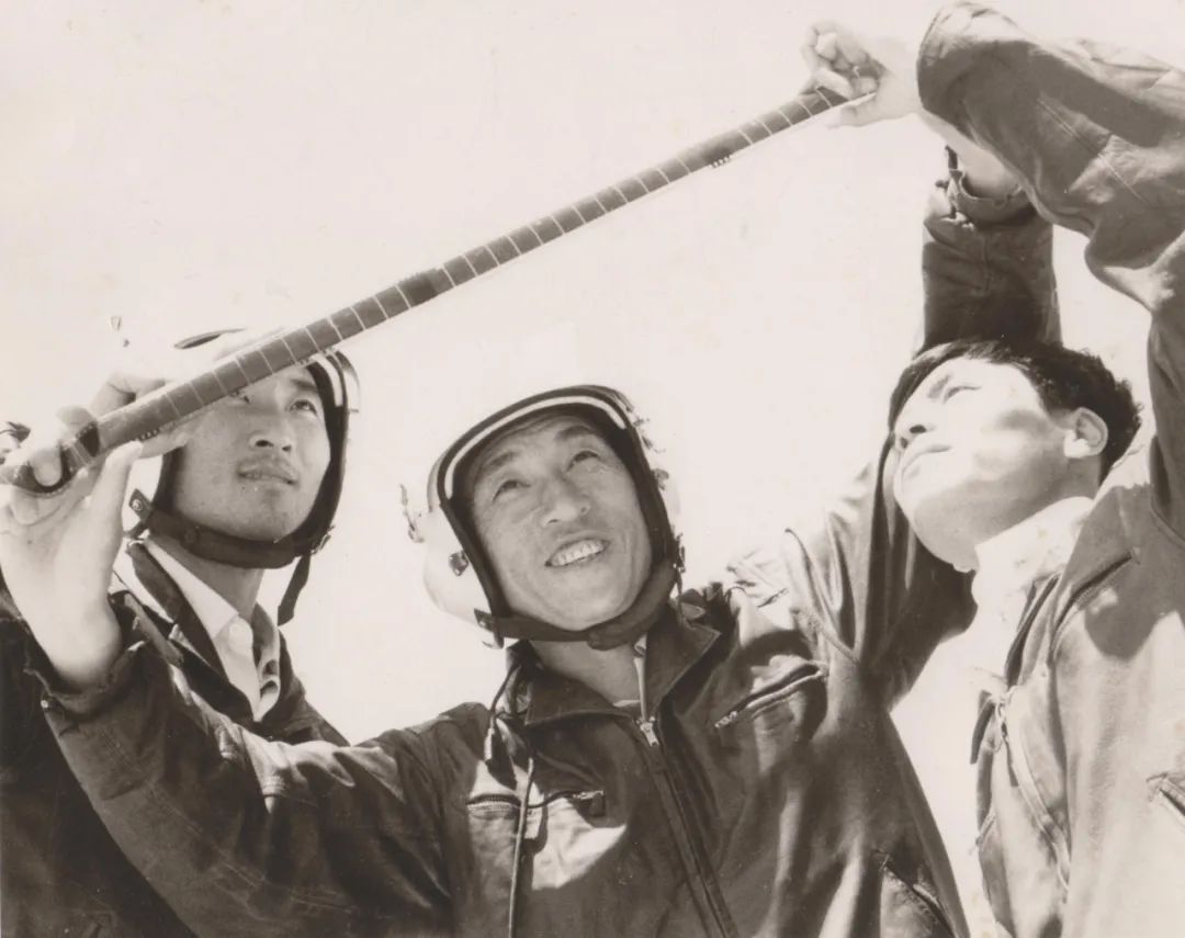 #想对老师说# 他们是优秀过硬的战斗员更是让我们尊重的飞行教员是飞行群体中特殊“