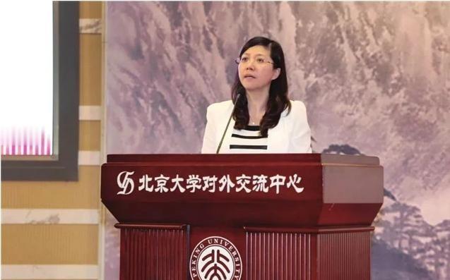 中科院最年轻女院士黄如：三年北大博士毕业，50岁成为北大副校长
黄如1969年1