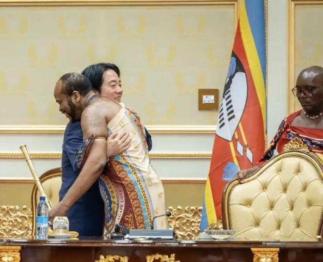 赖清德买下5头牛，送给国王姆斯瓦蒂三世，偷偷窜访斯威士兰王国创下全球先例。省级官