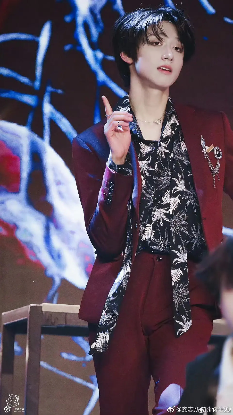 楼三代朱志鑫大家能get到吗粉丝说是楼颜一 楼草 