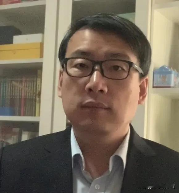 储殷教授说，我说真的孝顺这个事，自己孝顺，你的配偶，对你的父母保持一个尊重。力所